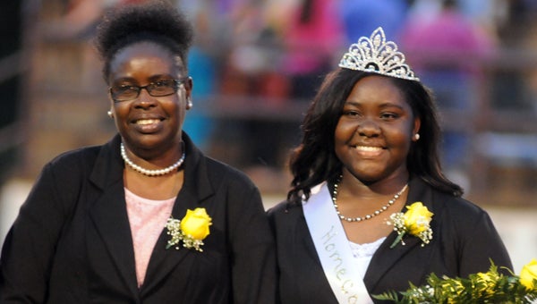 Greenville High School senior Malaka Griffin was crowned homecoming queen Friday night prior to kickoff of the Tigers’ game with Citronelle High School. Griffin is pictured with her mother, Gwendolyn Griffin. (Advocate Staff/Andy Brown)