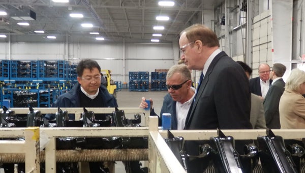 U.S. Sen. Richard Shelby visited Hwashin America Tuesday as part of his statewide job and industry tour. (Courtesy Photo)