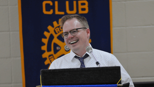 Alabama executive chef and former Top Chef contestant Jim Smith spoke to an audience of Rotary members Thursday about the value of buying supporting local farmers and fishers.