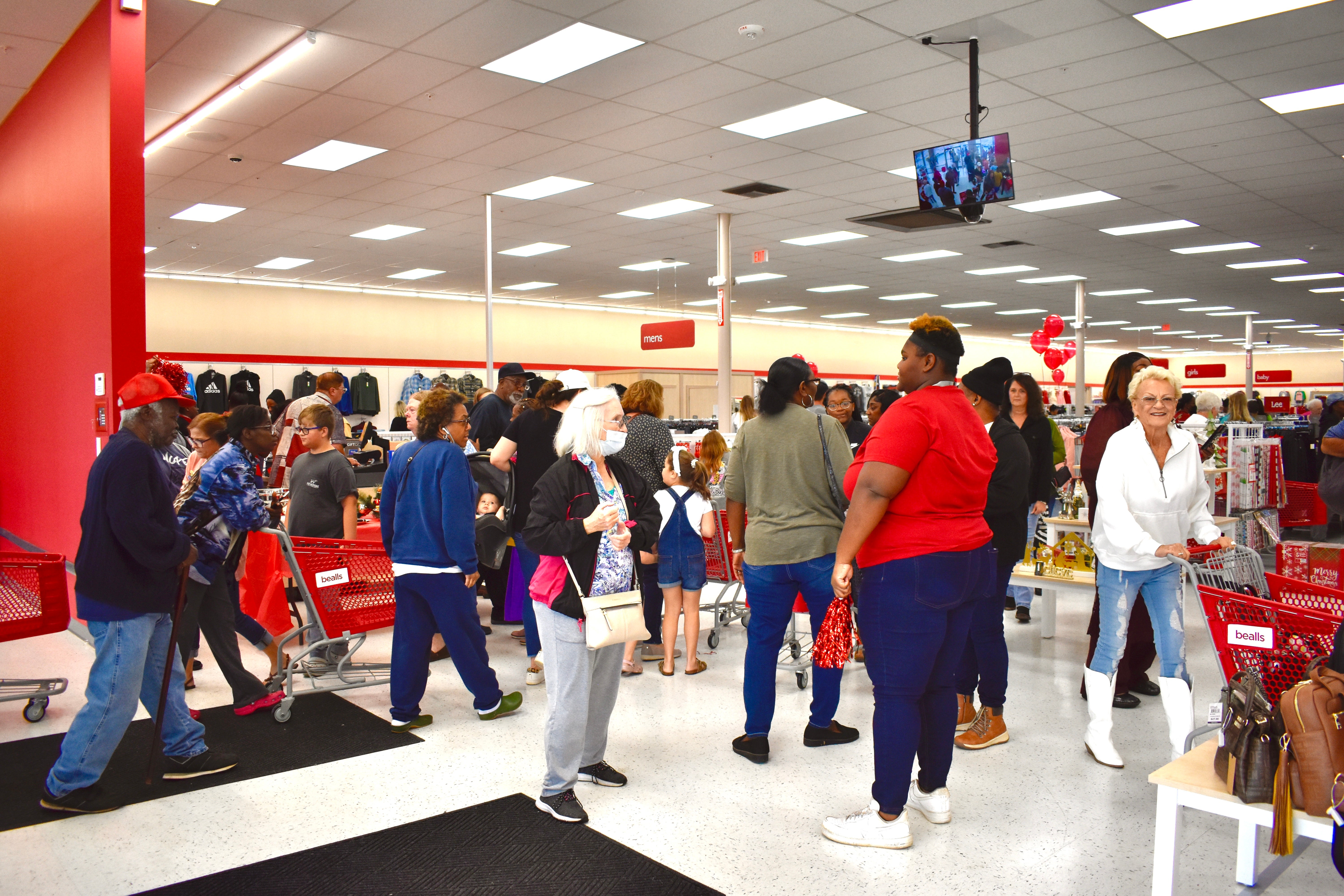 Bealls Outlet draws crowd at opening - The Greenville Advocate